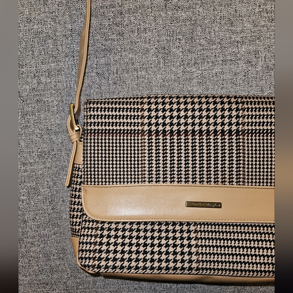 Carryland Purse - Picture 3 of 16